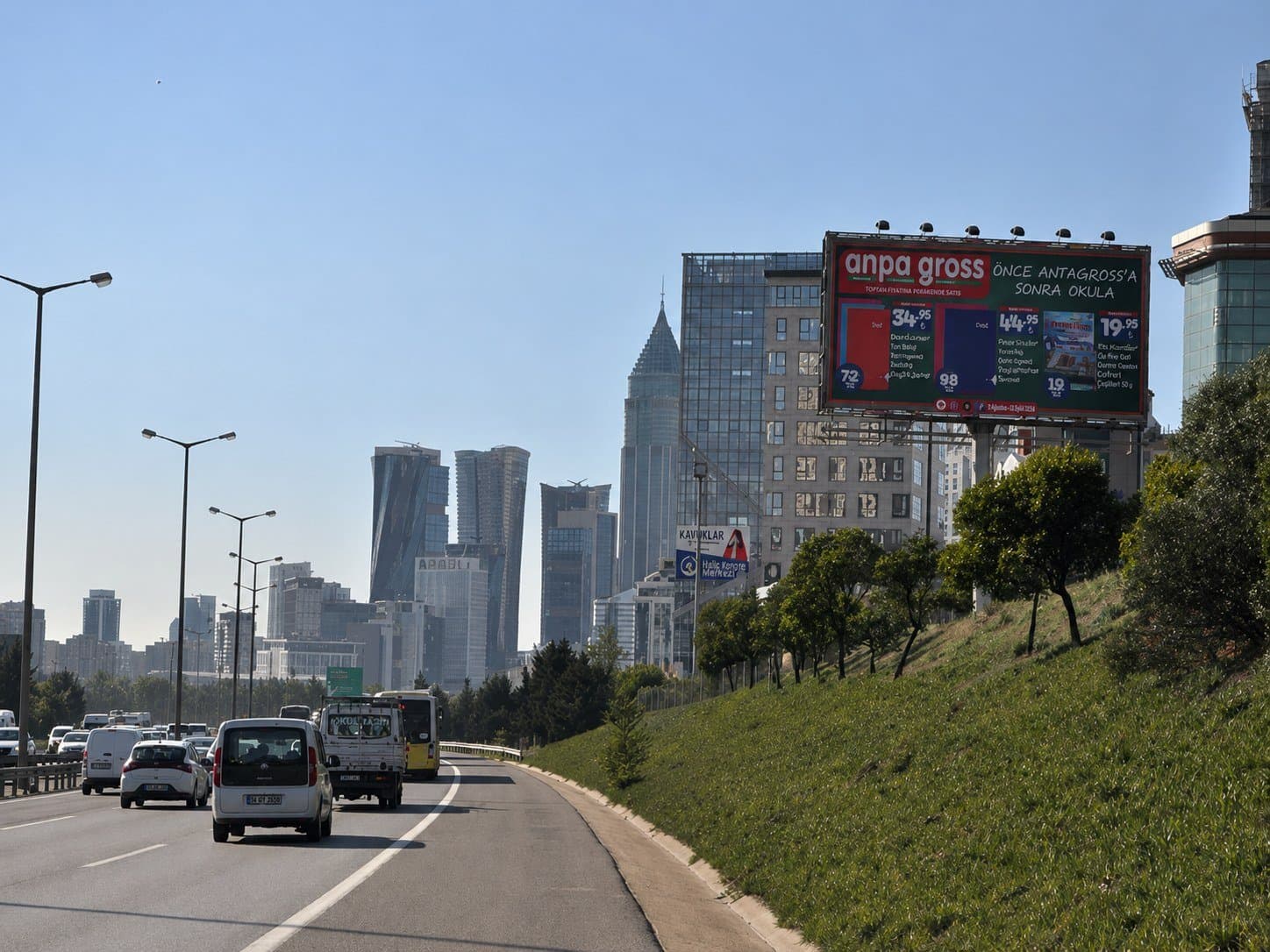 Totem Yol Panoları reklam alanı | ThaB Media